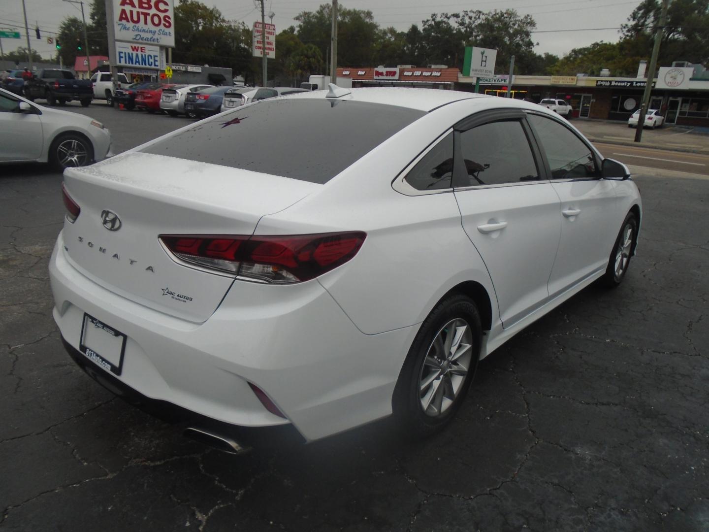 2018 Hyundai Sonata (5NPE24AF5JH) , located at 6112 N Florida Avenue, Tampa, FL, 33604, (888) 521-5131, 27.954929, -82.459534 - Photo#3